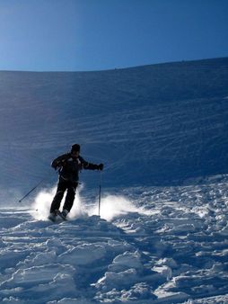 Serre-Chevalier 1400 - Dans la noire Creux du Loup, vallon de Cucumell