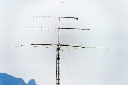 1 A typical amateur radio antenna combination: for the UHF-band (top),