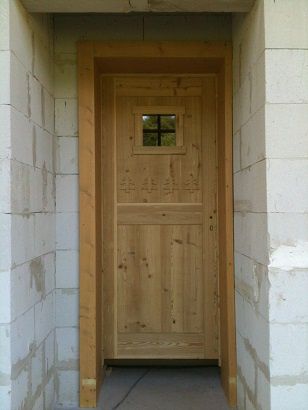 Porte entrée mélèze, grille en fer rustique, fabrication