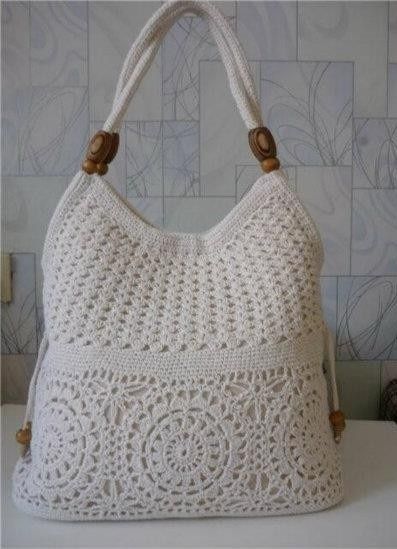 sac noir , blanc et crème .