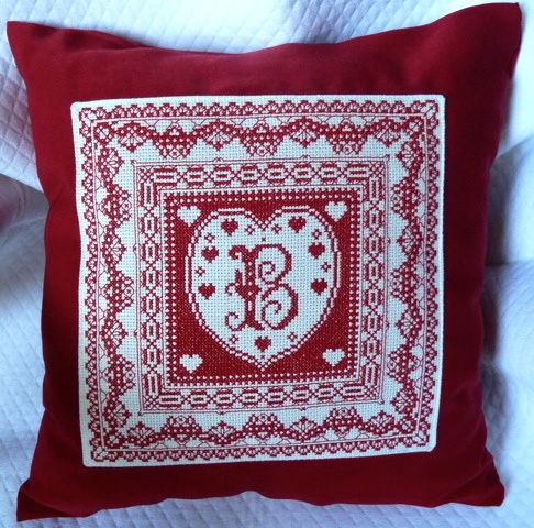 coussin-B-rouge.jpeg