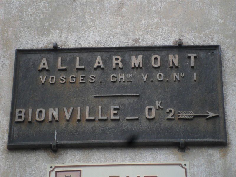 Allarmont 88 ,Bionville 54 se trouve a 200 métres ,mai2013